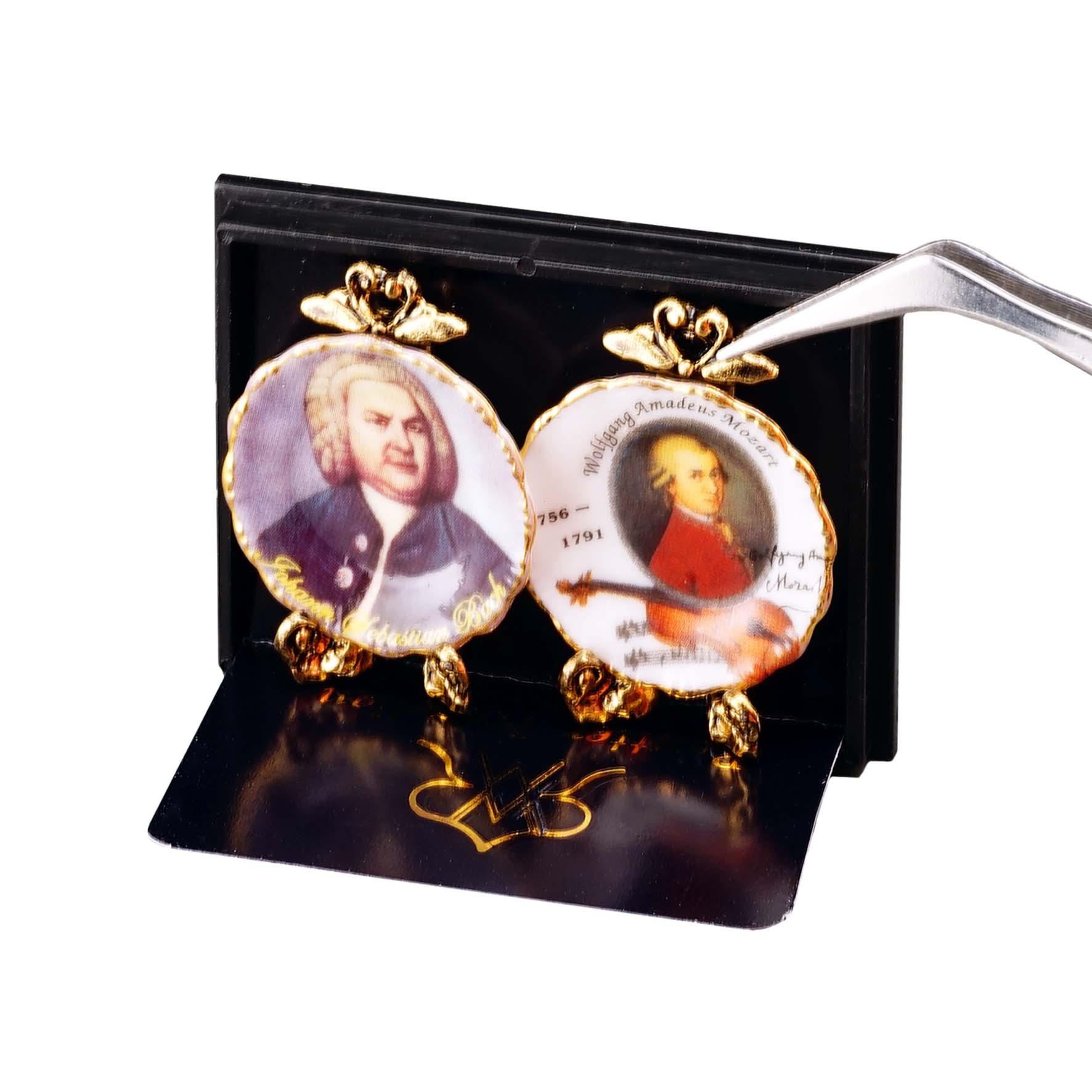 2 Wandteller mit Ständer - Dekor Mozart und Bach