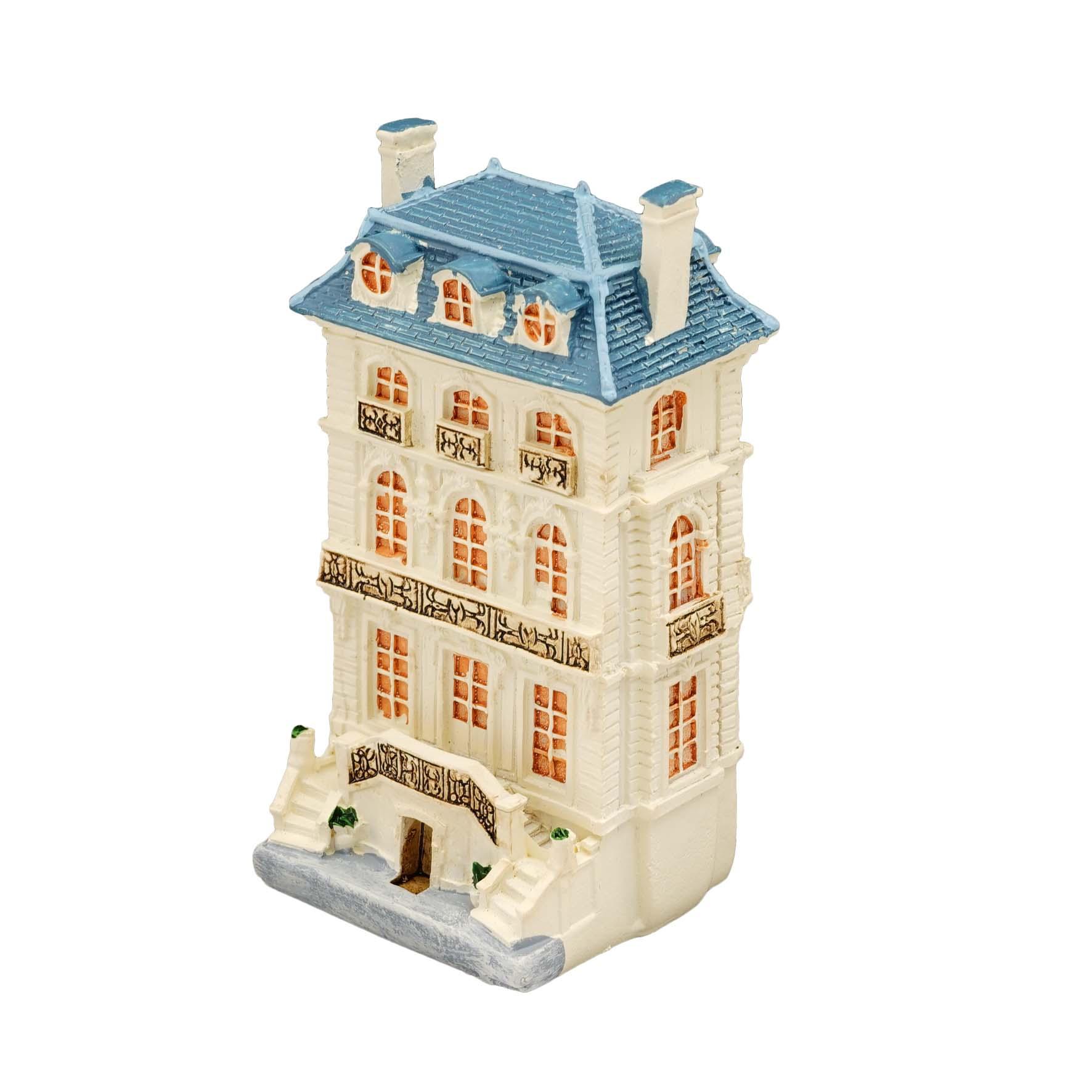 Puppenhaus mit blauem Dach