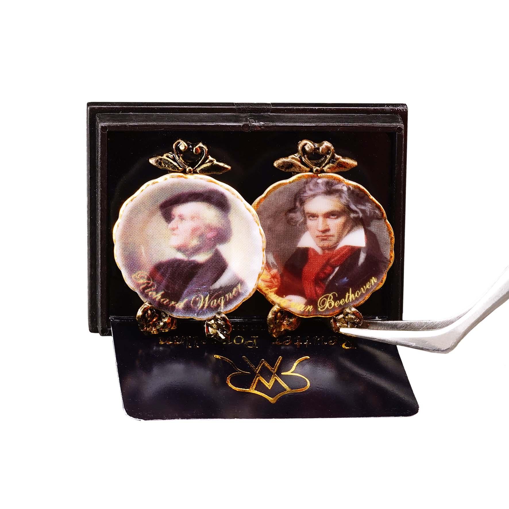 2 Wandteller mit Ständer - Dekor Beethoven und Wagner