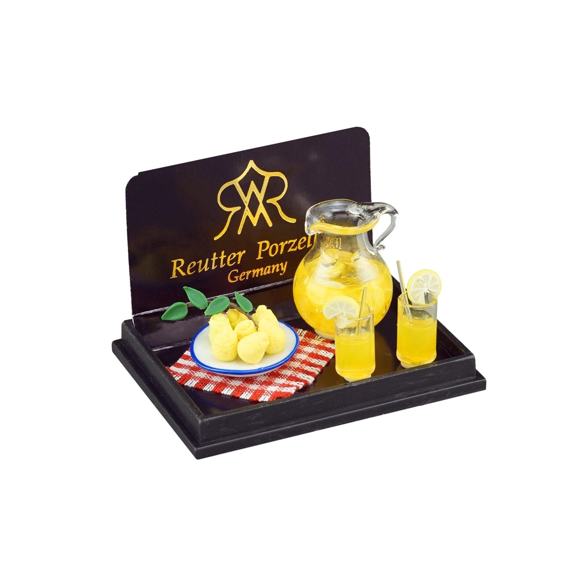 Zitronenlimonade mit frischen Zitronen
