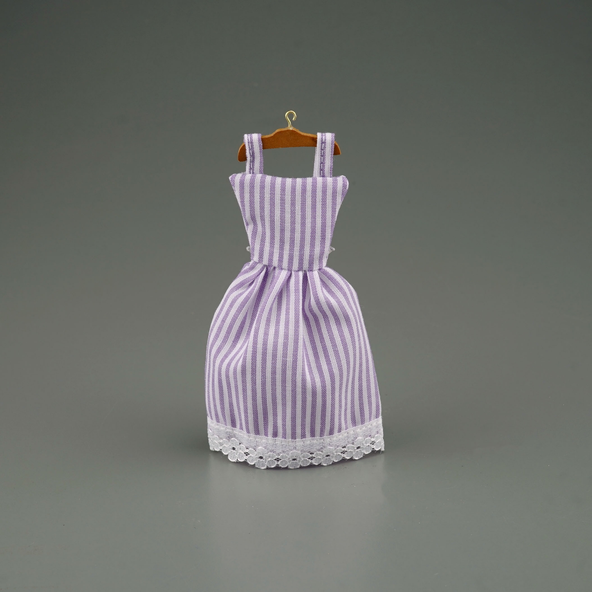 Gestreiftes Kleid