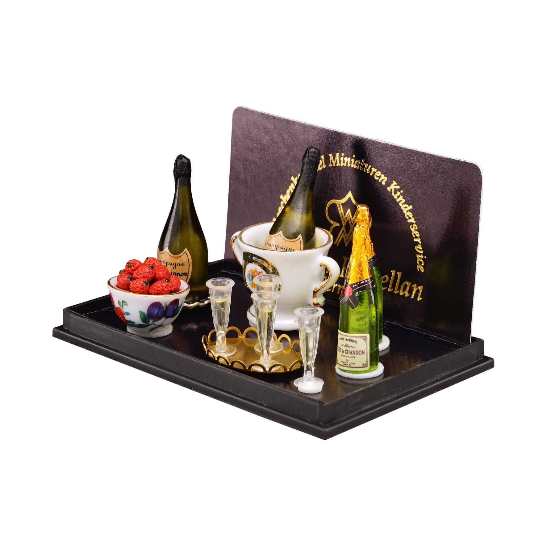 Champagner Frühstück mit Erdbeeren