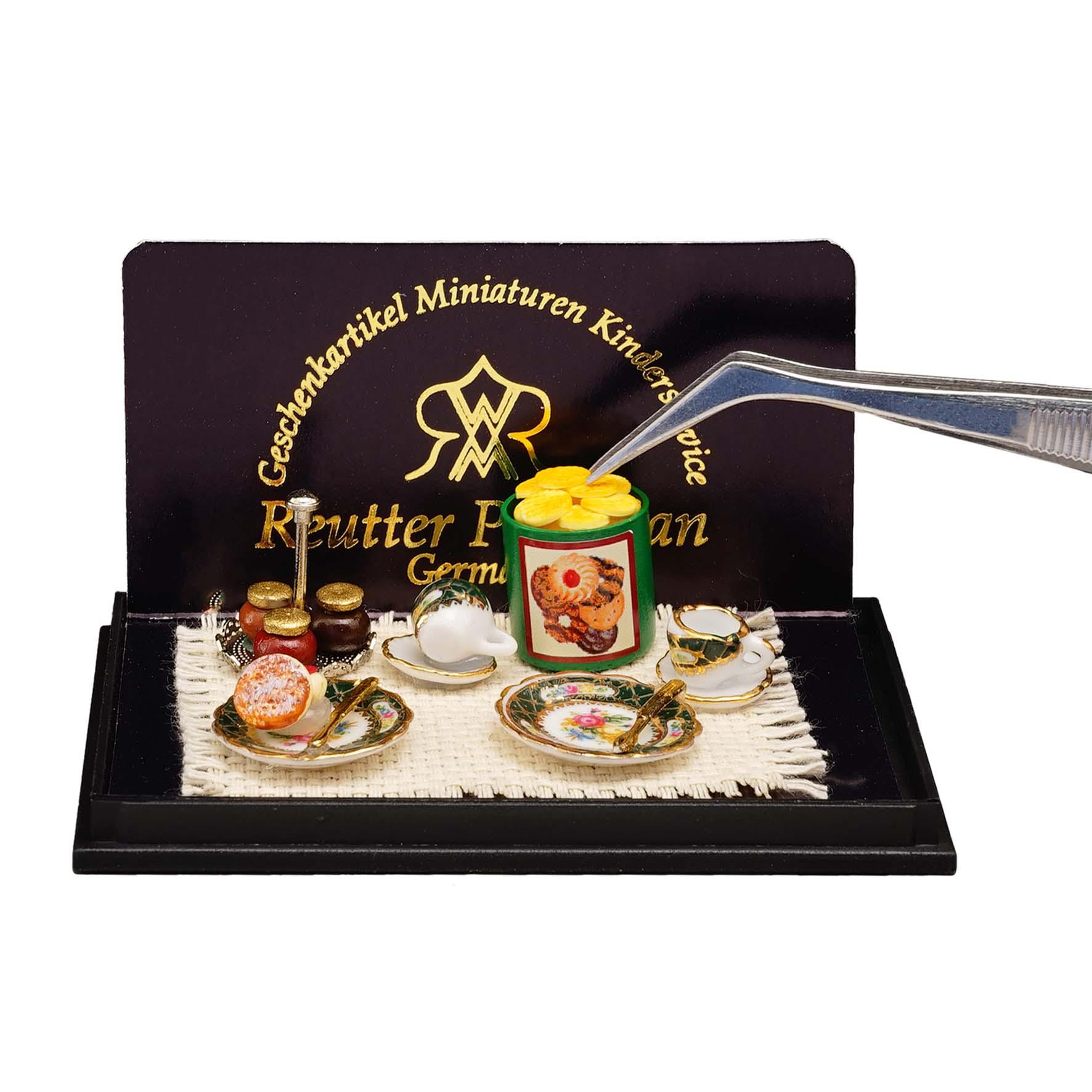 Britische Teezeit mit Keksen und Marmelade - Dekor Irisch