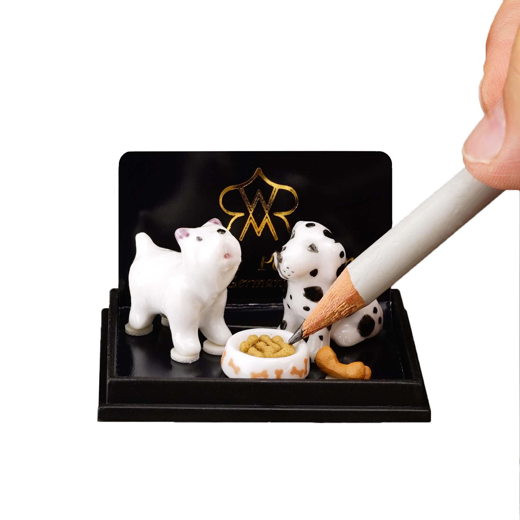 Kleine Hunde mit Napf