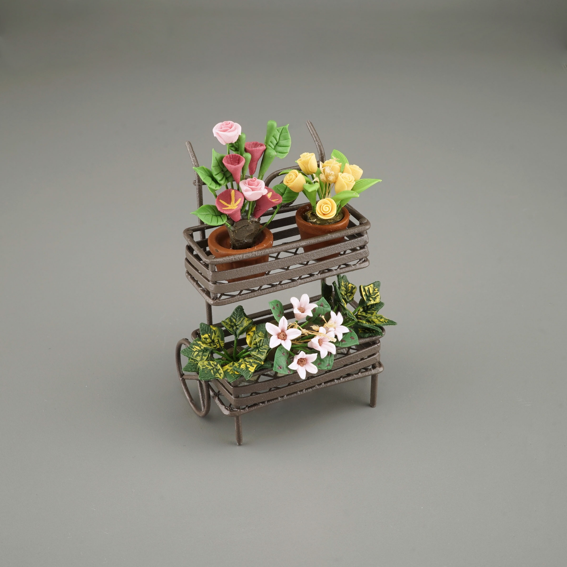 Metall Blumenwagen - mit rosa Blumen und Farn