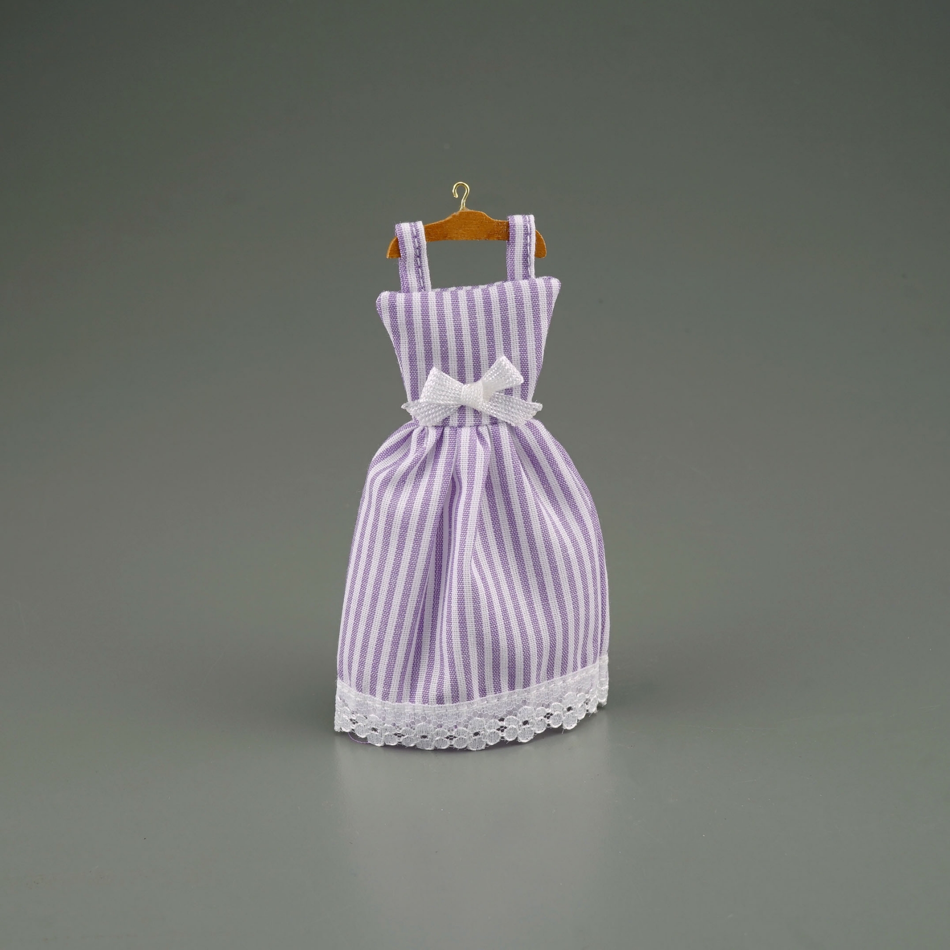 Gestreiftes Kleid