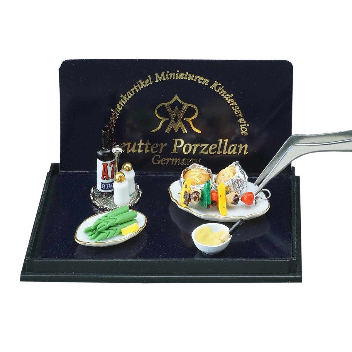 Grillabend - mit Spargel, Fleisch und Grillsaucen