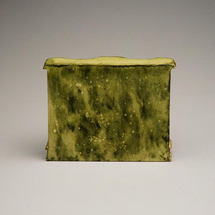 Grüner Kamin in Marmoroptik