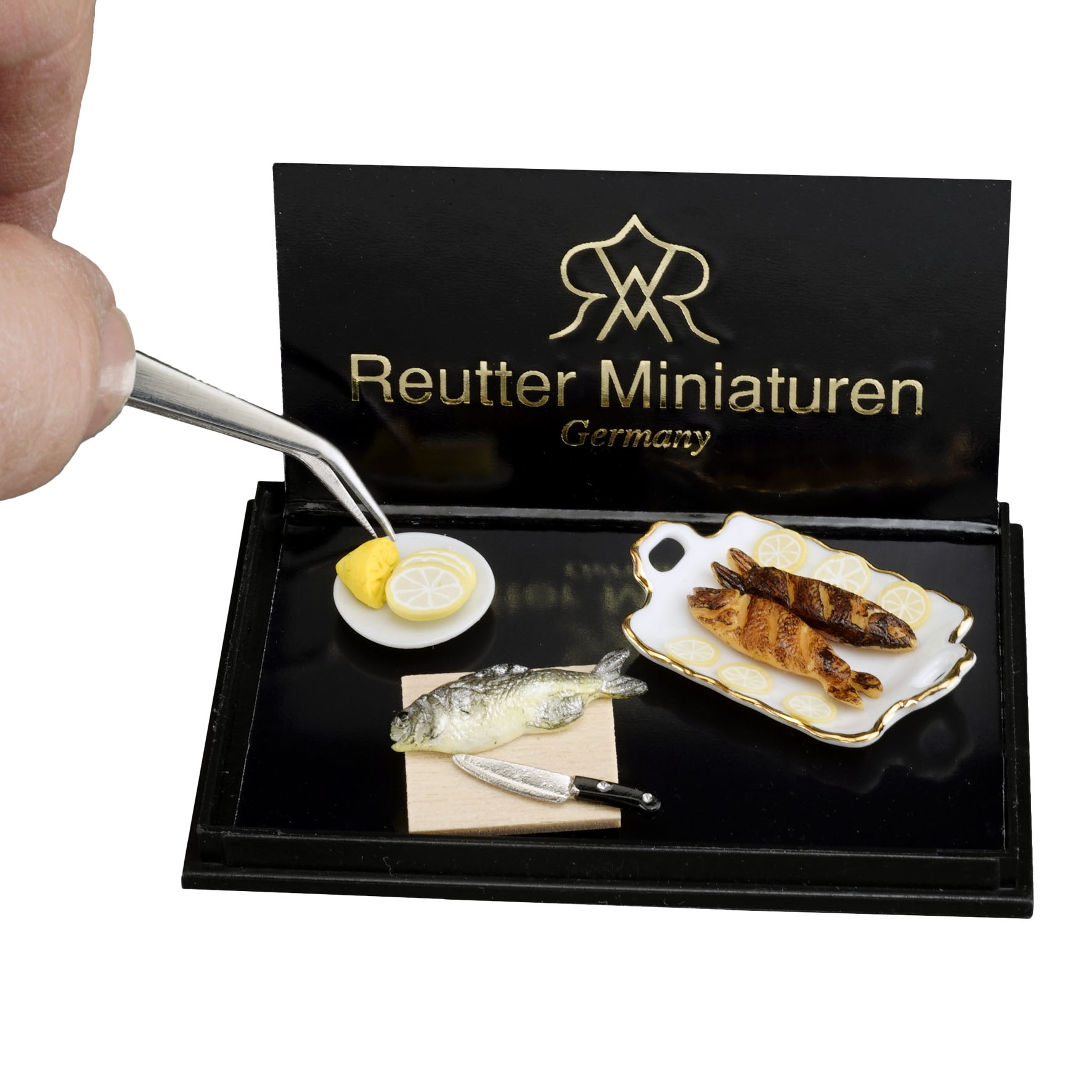 Gegrillter Fisch mit Zitronen