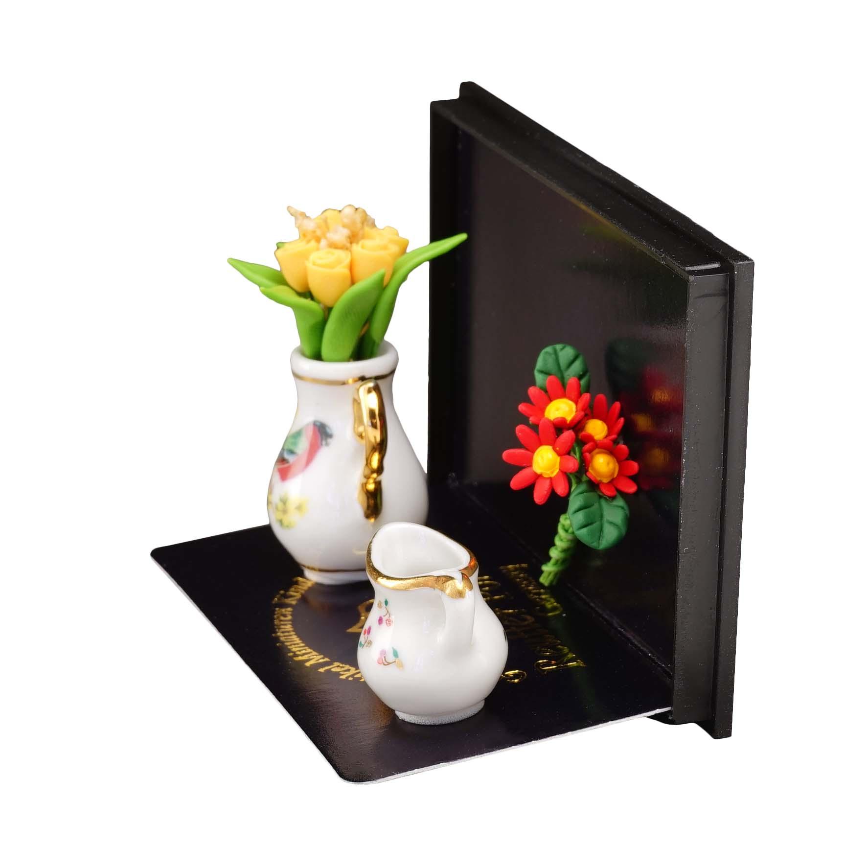 Blumenkannen mit Gelben und Roten Blumen